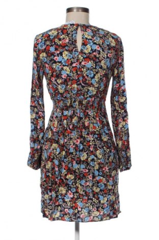 Kleid Zara, Größe M, Farbe Mehrfarbig, Preis 13,80 €