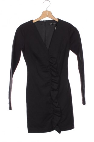 Рокля Zara, Размер XS, Цвят Черен, Цена 33,00 лв.