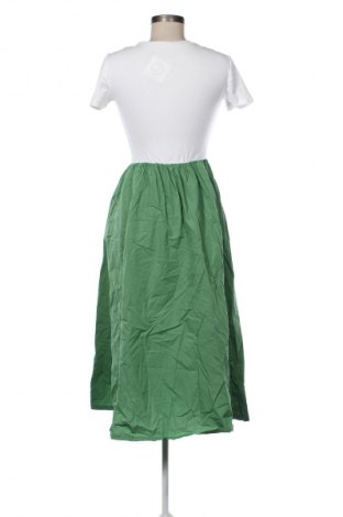 Рокля Zara, Размер S, Цвят Многоцветен, Цена 31,00 лв.