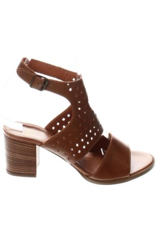 Sandale Bata, Mărime 38, Culoare Maro, Preț 119,99 Lei