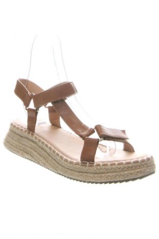 Sandalen Bellucci, Größe 39, Farbe Braun, Preis 20,00 €