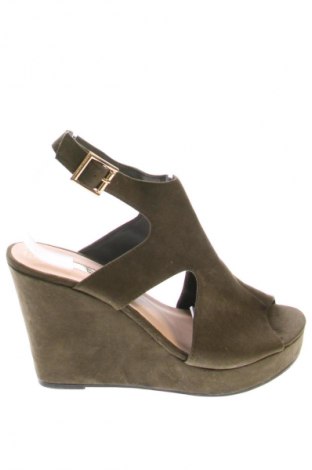 Sandalen Primark, Größe 40, Farbe Grün, Preis 31,71 €