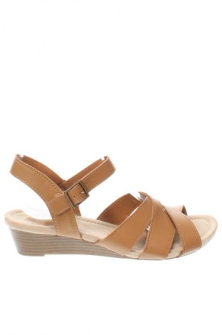 Sandalen St John's Bay, Größe 38, Farbe Beige, Preis 31,71 €