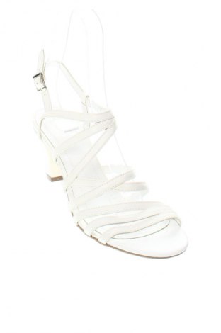 Sandalen Yvette, Größe 39, Farbe Weiß, Preis € 50,99