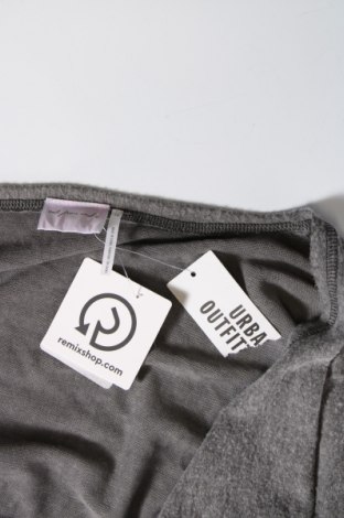 Γυναικεία μπλούζα Out From Under, Μέγεθος XL, Χρώμα Γκρί, Τιμή 2,40 €