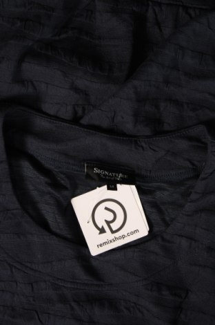 Γυναικεία μπλούζα Signature, Μέγεθος M, Χρώμα Μπλέ, Τιμή 11,75 €
