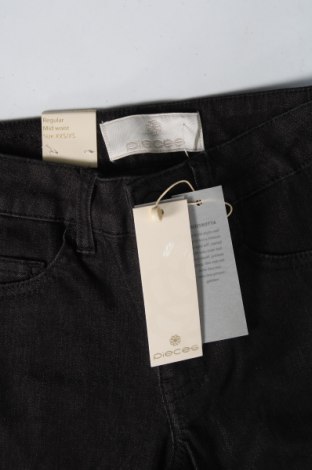 Damen Jeans Pieces, Größe XS, Farbe Schwarz, Preis 7,36 €
