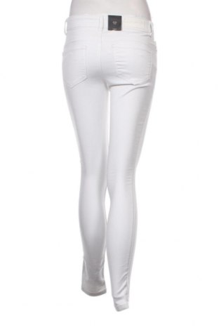 Дамски дънки Vero Moda, Размер S, Цвят Бял, Цена 14,96 лв.