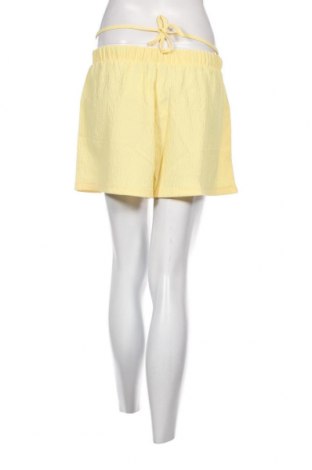 Дамски къс панталон ASOS, Размер S, Цвят Жълт, Цена 7,20 лв.