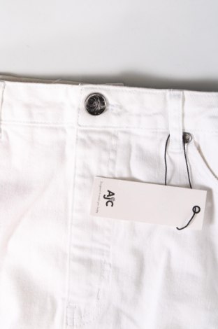 Дамски къс панталон Ajc, Размер XL, Цвят Бял, Цена 10,85 лв.