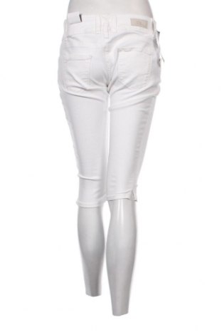 Γυναικείο κοντό παντελόνι Ltb, Μέγεθος M, Χρώμα Λευκό, Τιμή 10,76 €