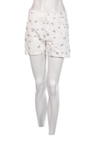 Γυναικείο κοντό παντελόνι ONLY, Μέγεθος M, Χρώμα Λευκό, Τιμή 8,87 €