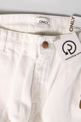 Γυναικείο κοντό παντελόνι ONLY, Μέγεθος M, Χρώμα Λευκό, Τιμή 20,62 €