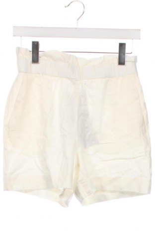 Дамски къс панталон Vero Moda, Размер XS, Цвят Бял, Цена 27,60 лв.