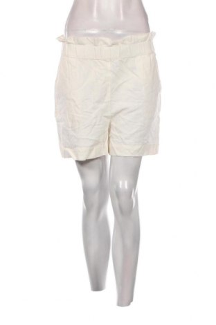 Γυναικείο κοντό παντελόνι Vero Moda, Μέγεθος M, Χρώμα Λευκό, Τιμή 13,40 €