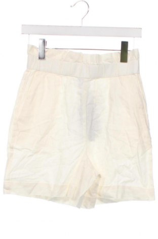 Дамски къс панталон Vero Moda, Размер XS, Цвят Бял, Цена 25,20 лв.