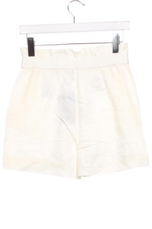 Дамски къс панталон Vero Moda, Размер XS, Цвят Бял, Цена 9,60 лв.