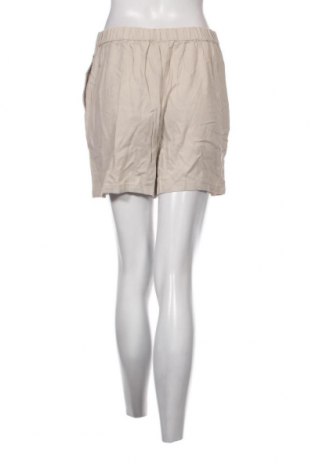 Дамски къс панталон Vero Moda, Размер M, Цвят Бежов, Цена 10,80 лв.