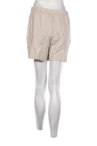 Дамски къс панталон Vero Moda, Размер M, Цвят Бежов, Цена 10,40 лв.
