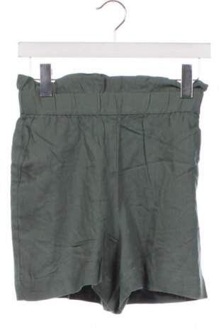 Γυναικείο κοντό παντελόνι Vero Moda, Μέγεθος XS, Χρώμα Πράσινο, Τιμή 5,98 €