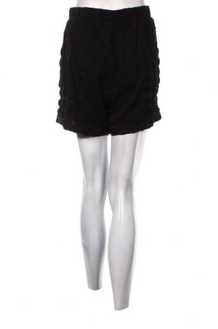Дамски къс панталон Vero Moda, Размер M, Цвят Черен, Цена 9,20 лв.