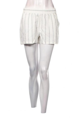 Дамски къс панталон Vero Moda, Размер M, Цвят Бял, Цена 10,80 лв.