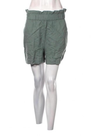 Γυναικείο κοντό παντελόνι Vero Moda, Μέγεθος M, Χρώμα Πράσινο, Τιμή 4,74 €