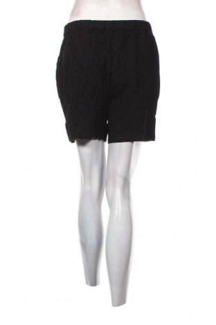 Дамски къс панталон Vero Moda, Размер M, Цвят Черен, Цена 8,40 лв.