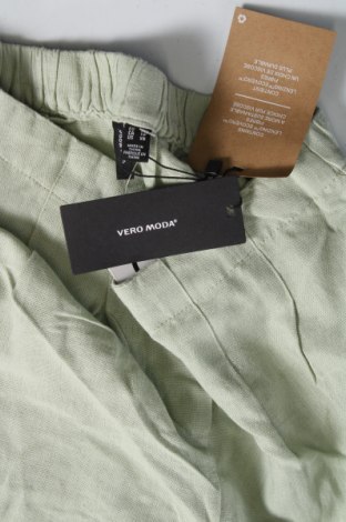 Дамски къс панталон Vero Moda, Размер XS, Цвят Зелен, Цена 11,20 лв.