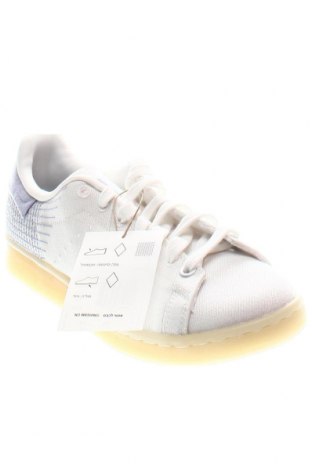 Дамски обувки Adidas & Stan Smith, Размер 38, Цвят Бял, Цена 41,80 лв.
