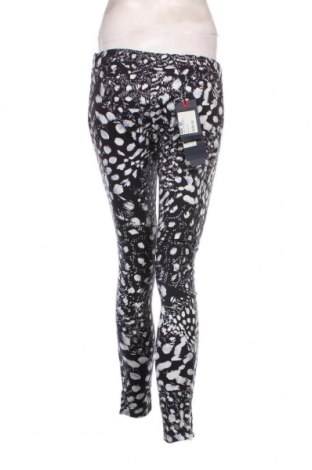 Дамски панталон Armani Jeans, Размер M, Цвят Многоцветен, Цена 269,00 лв.