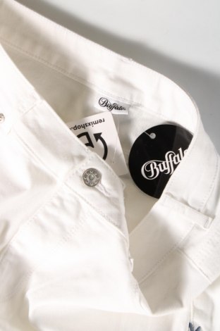 Γυναικείο παντελόνι Buffalo, Μέγεθος M, Χρώμα Λευκό, Τιμή 8,07 €