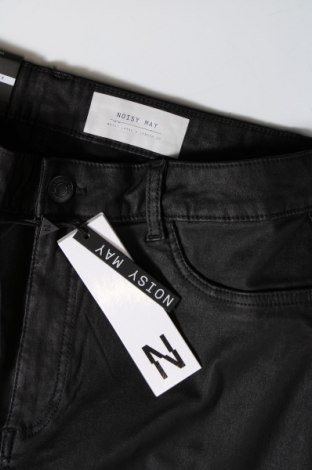 Дамски панталон Noisy May, Размер L, Цвят Черен, Цена 14,26 лв.