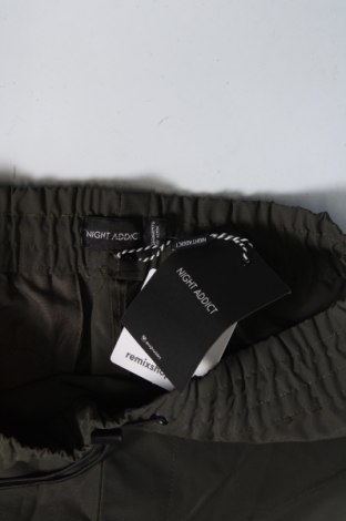 Мъжки къс панталон NIGHT ADDICT, Размер XS, Цвят Зелен, Цена 58,00 лв.