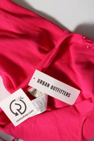 Рокля Urban Outfitters, Размер M, Цвят Розов, Цена 10,20 лв.