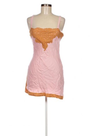 Φόρεμα Urban Outfitters, Μέγεθος M, Χρώμα Ρόζ , Τιμή 13,15 €
