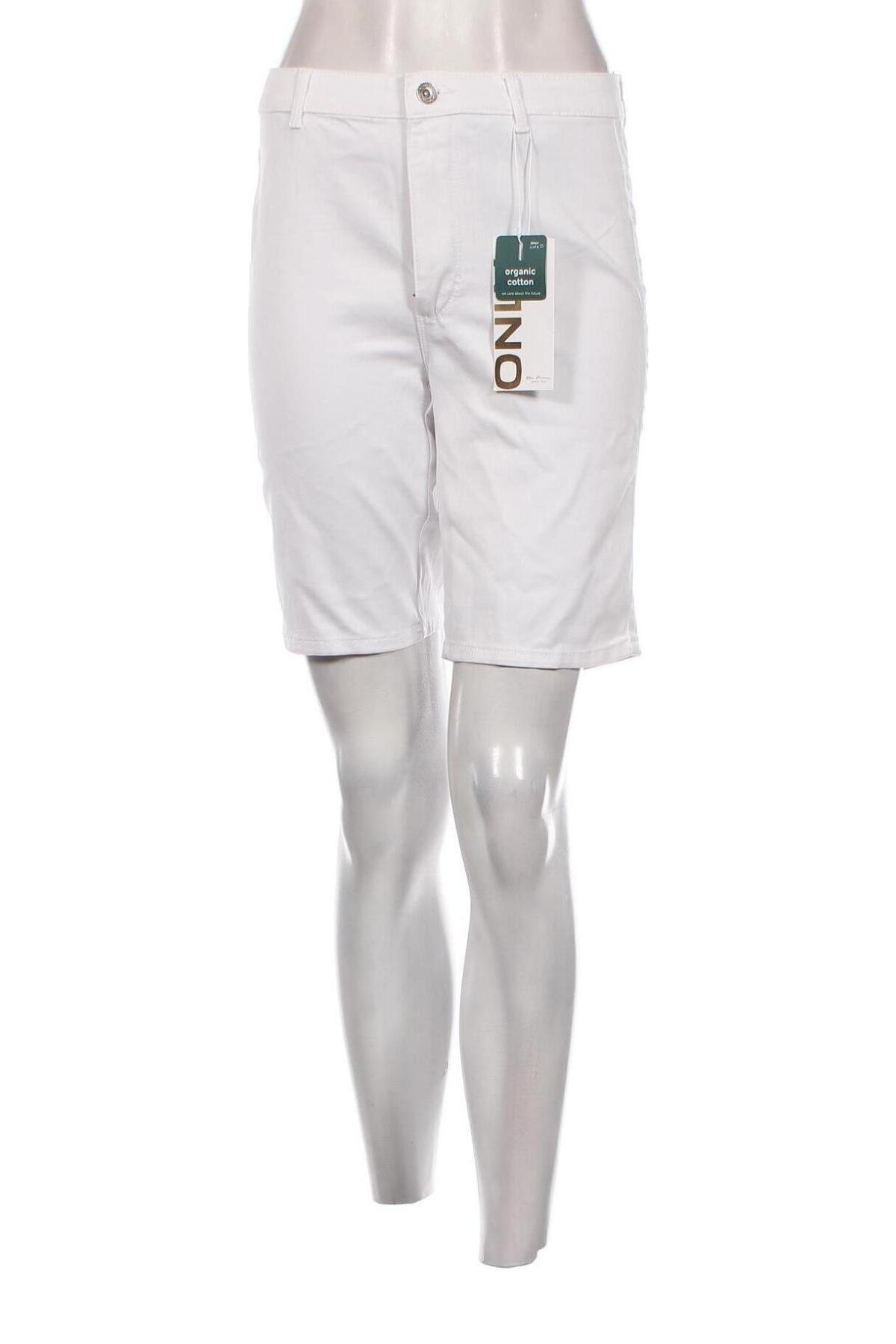 Дамски къс панталон ONLY, Размер M, Цвят Бял, Цена 11,60 лв.