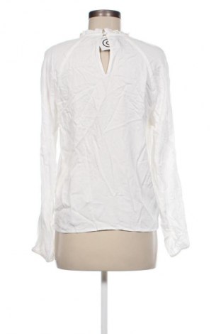 Damen Shirt VILA, Größe M, Farbe Ecru, Preis 3,99 €