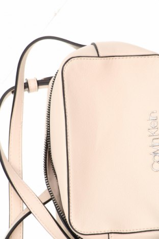 Γυναικεία τσάντα Calvin Klein, Χρώμα  Μπέζ, Τιμή 47,99 €