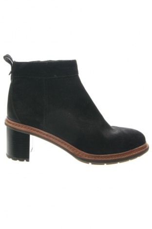 Botine de damă Clarks, Mărime 42, Culoare Negru, Preț 192,99 Lei