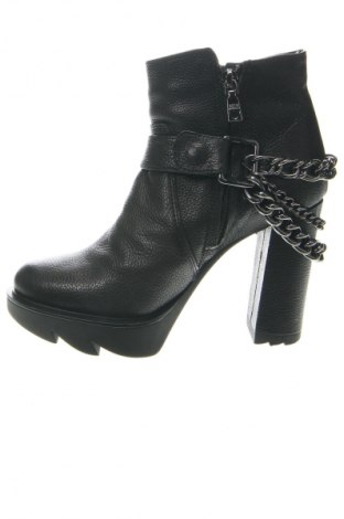 Botine de damă Love Moschino, Mărime 36, Culoare Negru, Preț 549,36 Lei