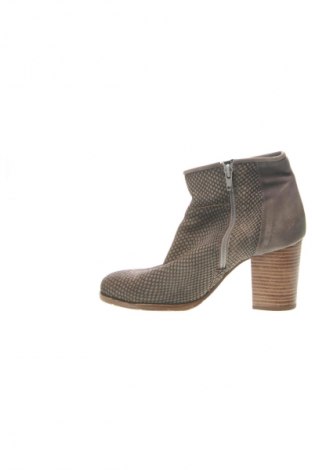 Botine de damă Tamaris, Mărime 38, Culoare Gri, Preț 98,99 Lei