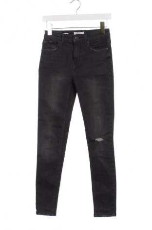 Damskie jeansy Bershka, Rozmiar S, Kolor Czarny, Cena 33,99 zł