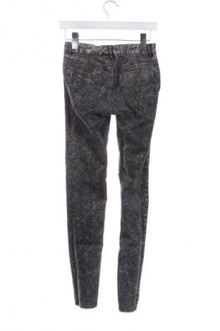 Dámske džínsy  H&M Divided, Veľkosť XS, Farba Viacfarebná, Cena  8,70 €