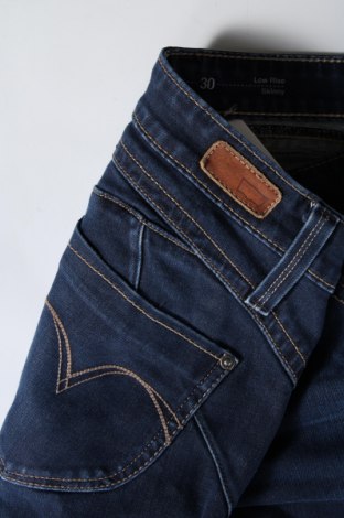 Blugi de femei Levi's, Mărime M, Culoare Albastru, Preț 124,99 Lei