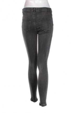 Damen Jeans Pieces, Größe M, Farbe Grau, Preis € 9,99