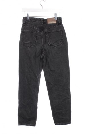 Damskie jeansy Pull&Bear, Rozmiar XS, Kolor Czarny, Cena 37,99 zł