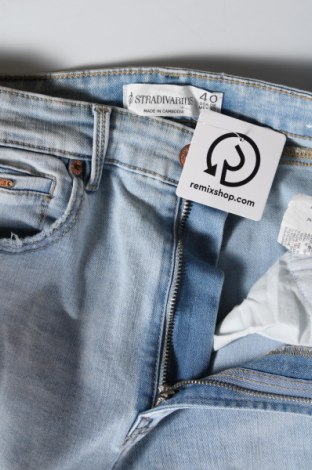 Damskie jeansy Stradivarius, Rozmiar M, Kolor Niebieski, Cena 67,41 zł