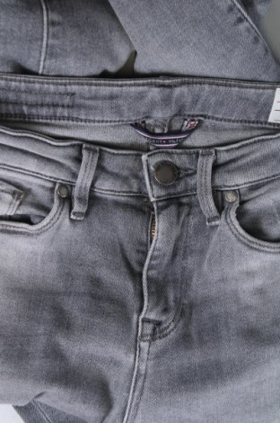 Damskie jeansy Tommy Hilfiger, Rozmiar S, Kolor Szary, Cena 135,99 zł