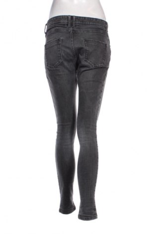 Damen Jeans Yessica, Größe M, Farbe Grau, Preis € 15,00